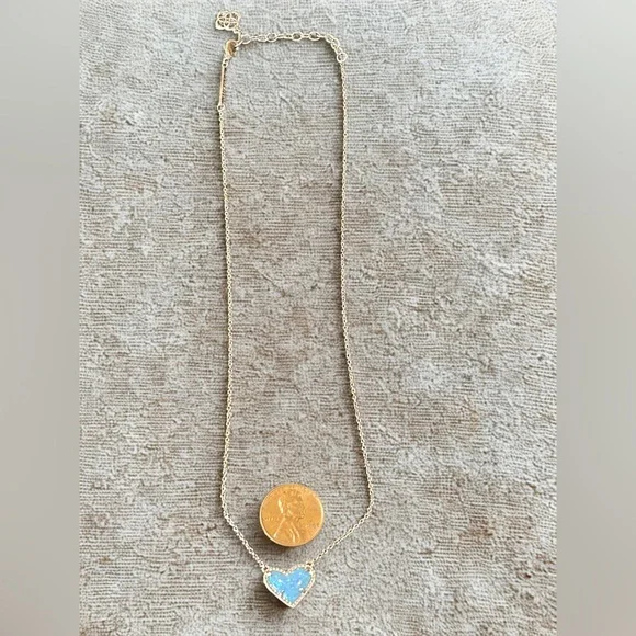 Kendra Scott Ari Heart Necklace Iridescent Pendant in Silver Toned Chain - Picture 2 of 5